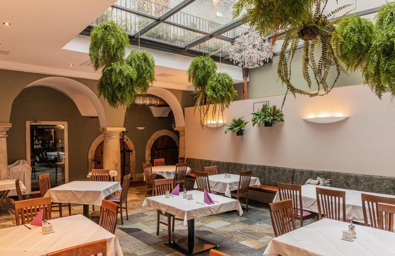 Boutique Hotel Dom - Rooms & Suites Грац Екстер'єр фото